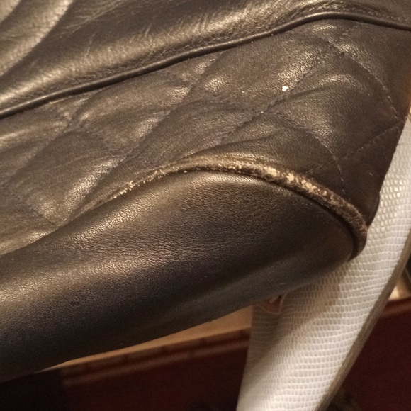 Purse Chanel, Large authentic???? - Picture 2 of 8